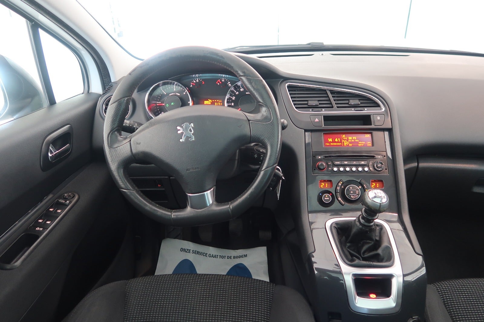 Peugeot 5008 2013