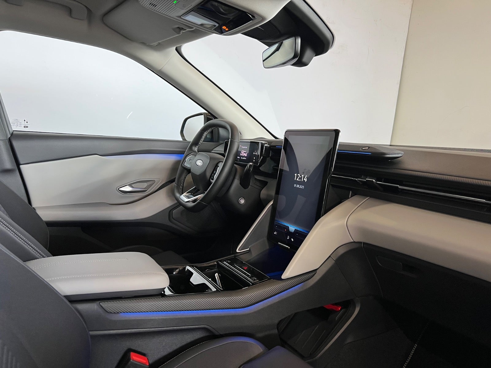 Ford Explorer Premium Extended Range AWD