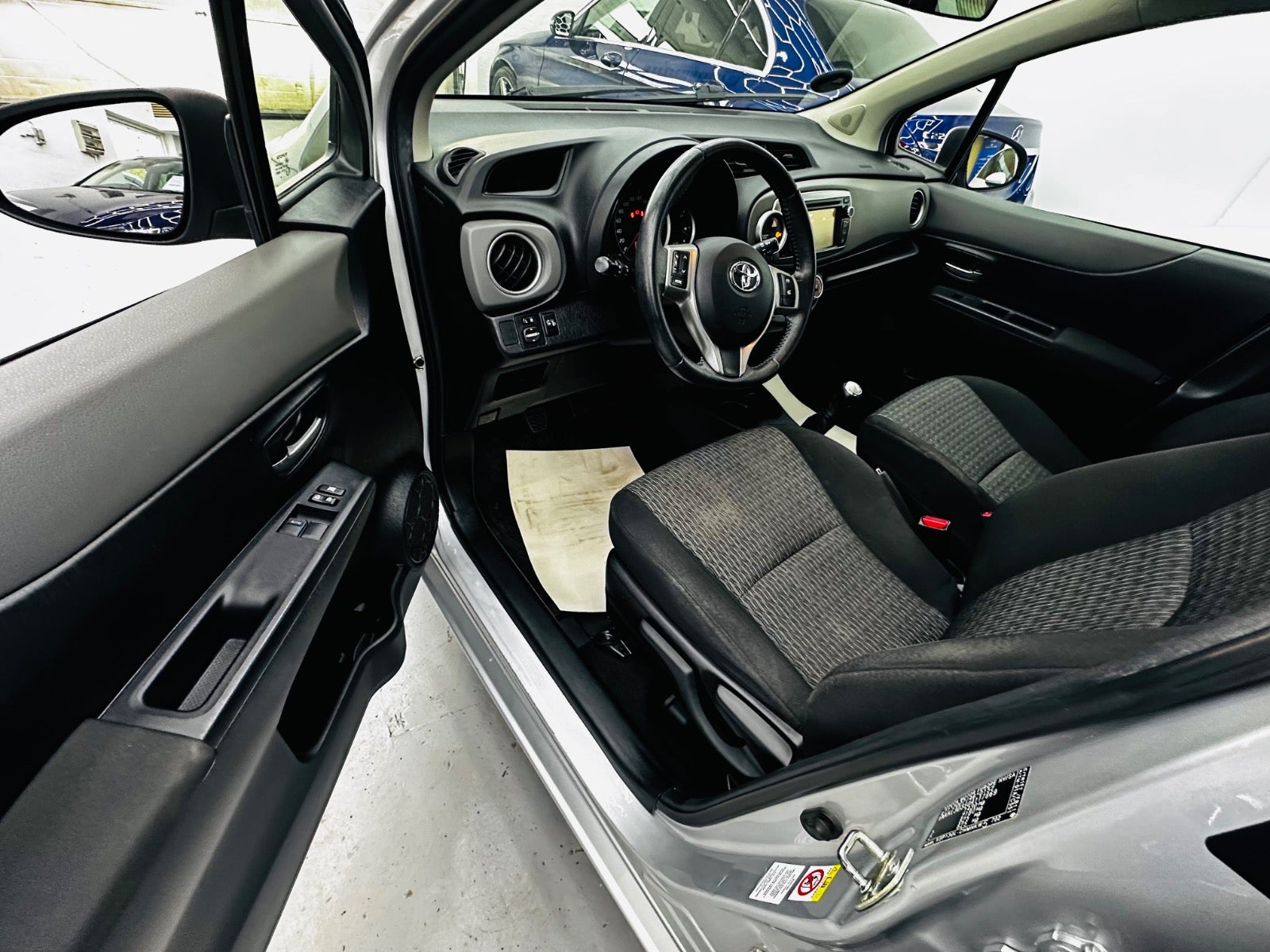 Billede af Toyota Yaris 1,0 VVT-i T2 Touch
