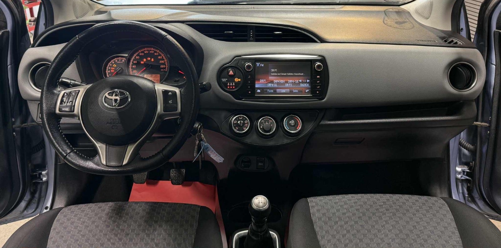 Billede af Toyota Yaris 1,3 VVT-i Skyview