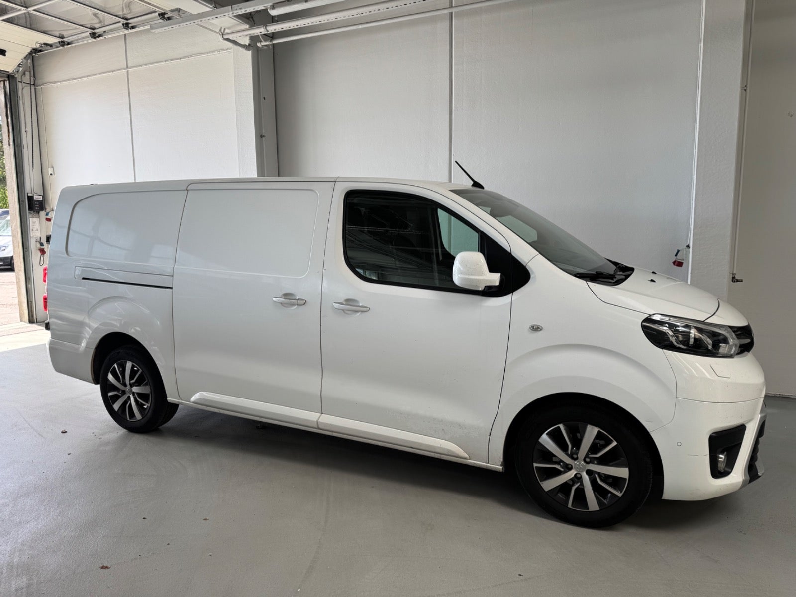 Billede af Toyota ProAce 2,0 D 180 Long Comfort aut.