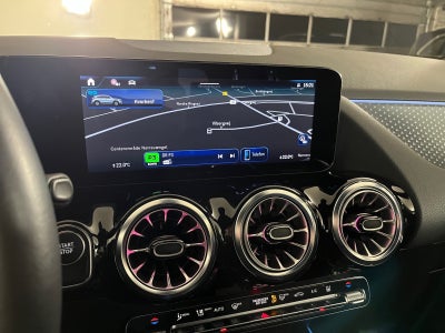 Mercedes EQA300 Progressive 4Matic Van