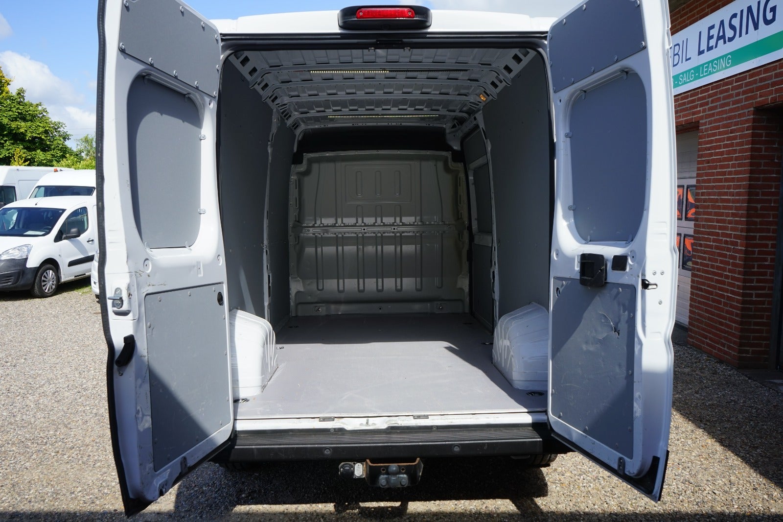 Billede af Peugeot Boxer 335 2,2 BlueHDi 140 L3H2 Premium