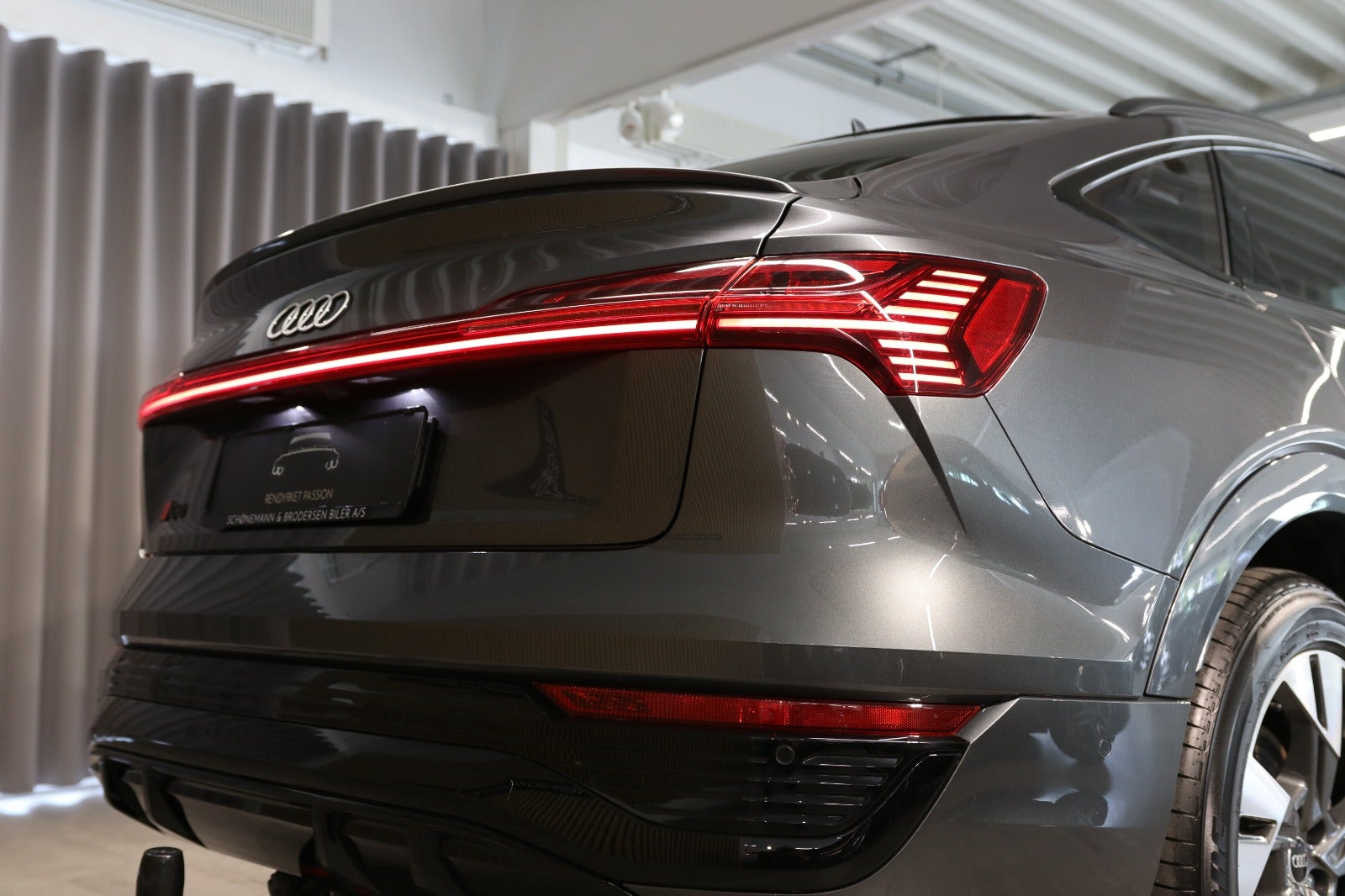 Billede af Audi Q8 e-tron 55 S-line Sportback quattro
