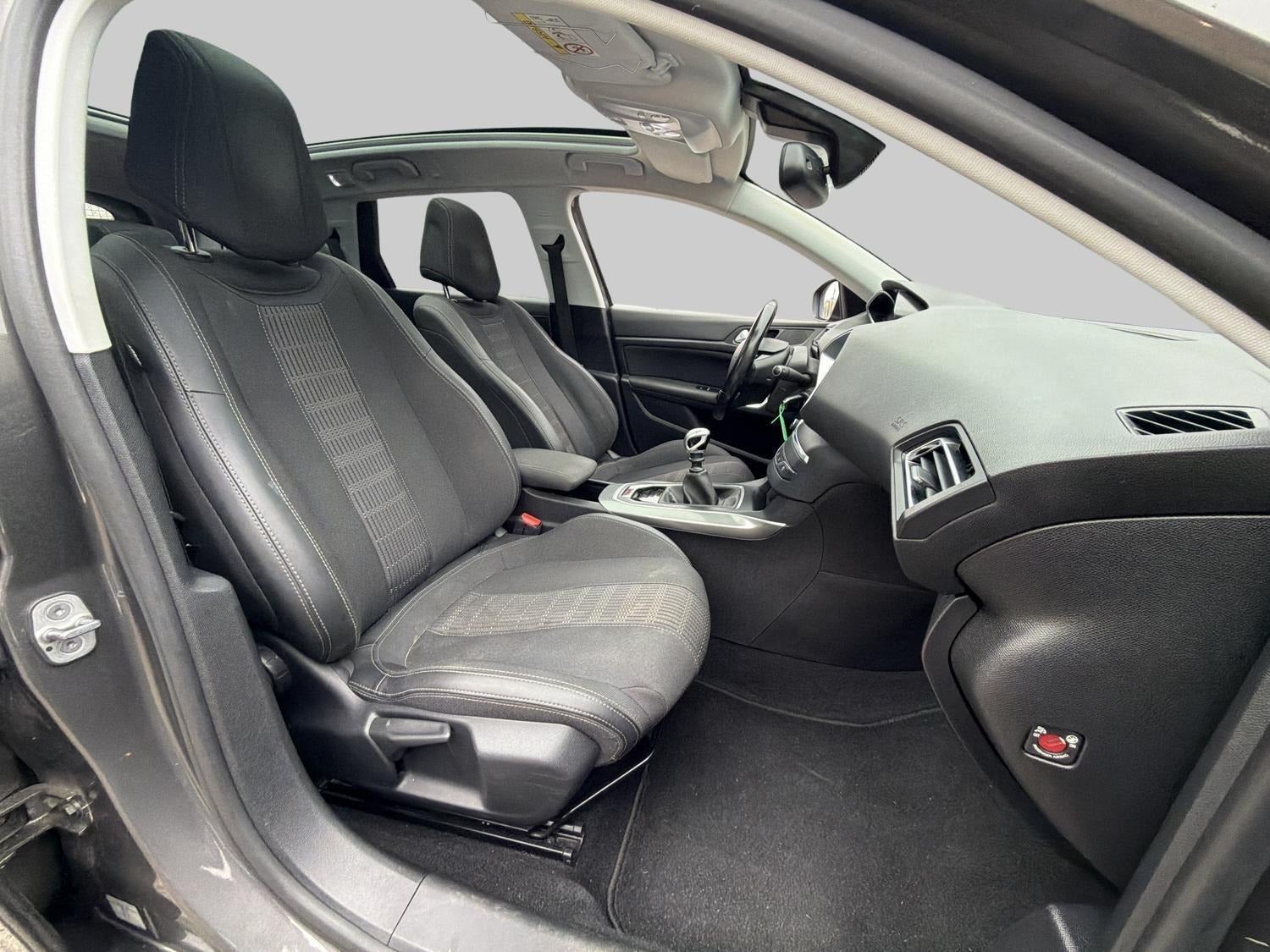 Billede af Peugeot 308 1,2 e-THP 130 Allure Sky SW