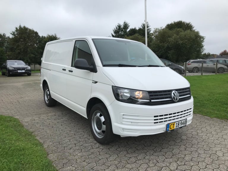 VW Transporter TDi 150 Kassevogn kort