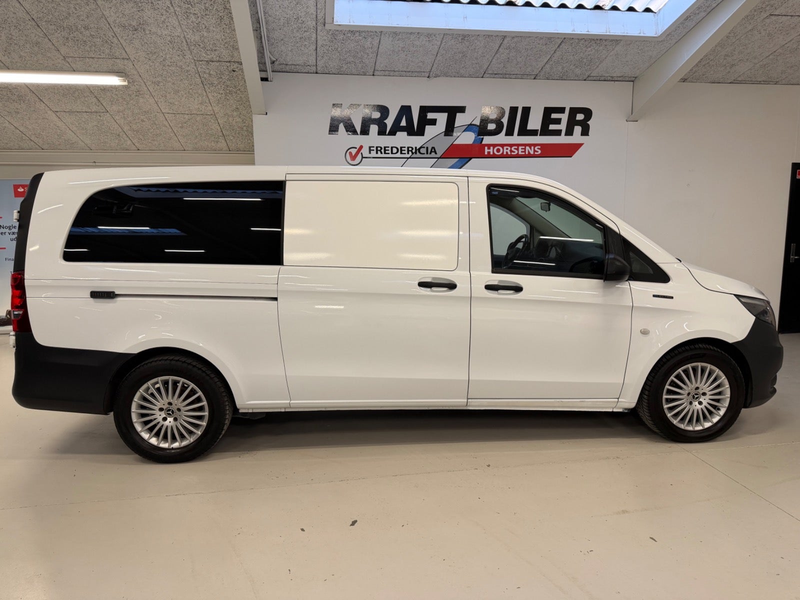Billede af Mercedes eVito 129  Tourer PRO XL Van