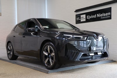 BMW iX xDrive40 Fully Charged