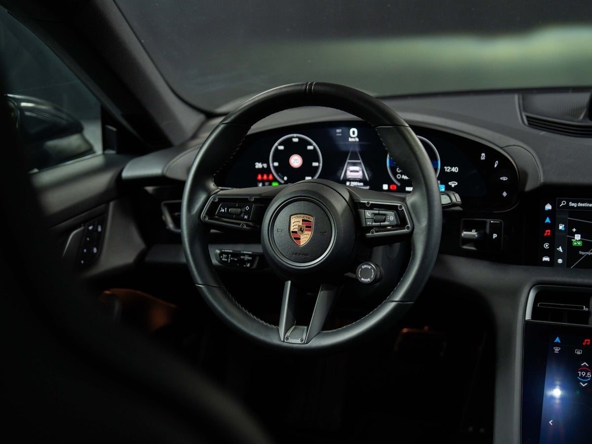 Gallery image 13 of 18