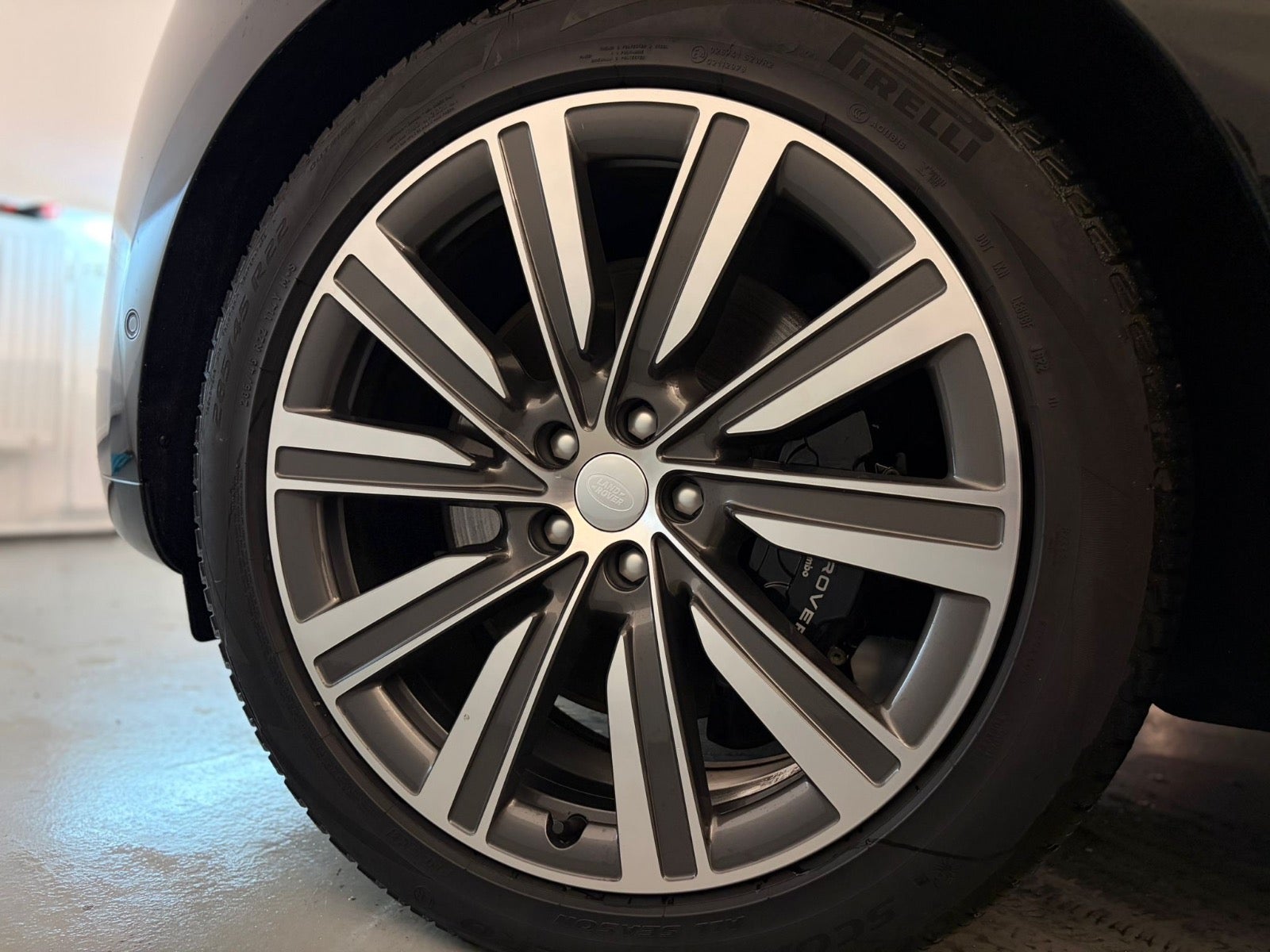Land Rover – Range Rover