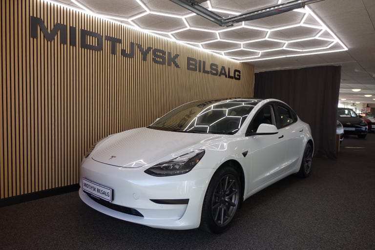 Tesla Model 3 Standard Range+ RWD
