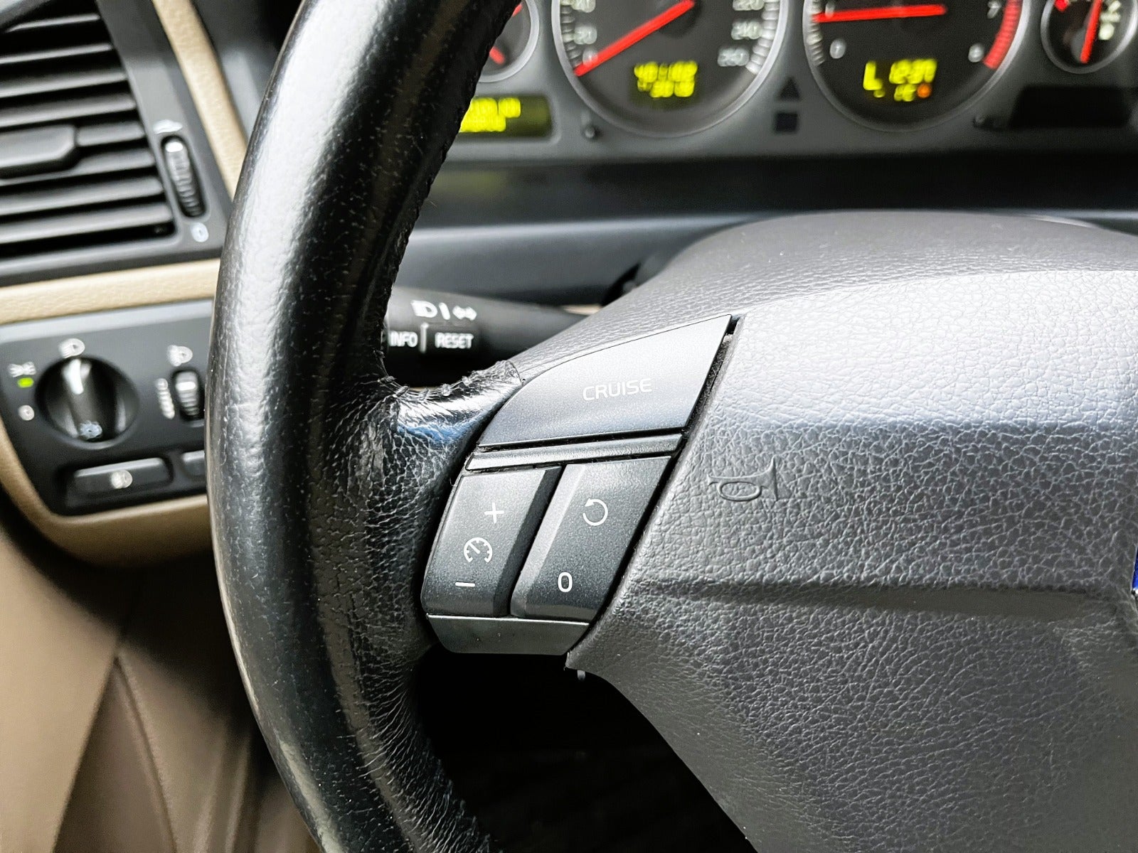 Billede af Volvo S60 2,4 140 Momentum aut.