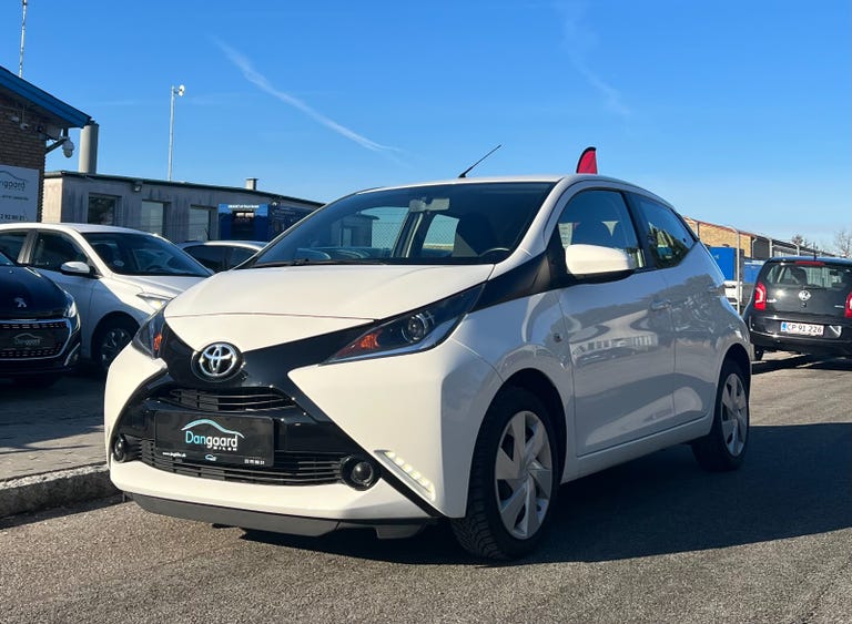 Toyota Aygo VVT-i x-play x-shift