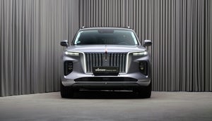 Hongqi E-HS9 Exclusive