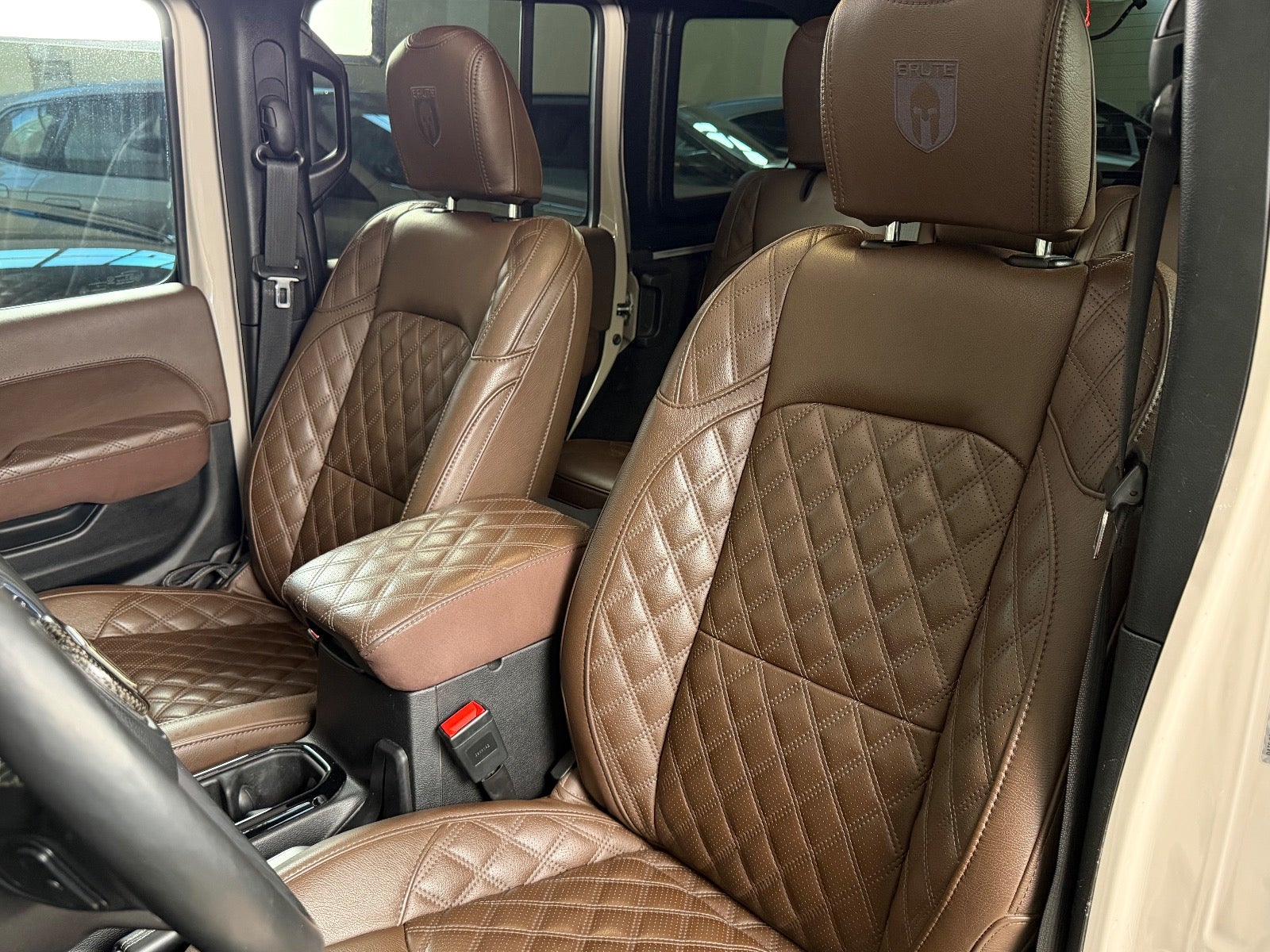 Jeep Wrangler Unlimited 2,0 T Brute Sky One aut. 4×4 4d - 9