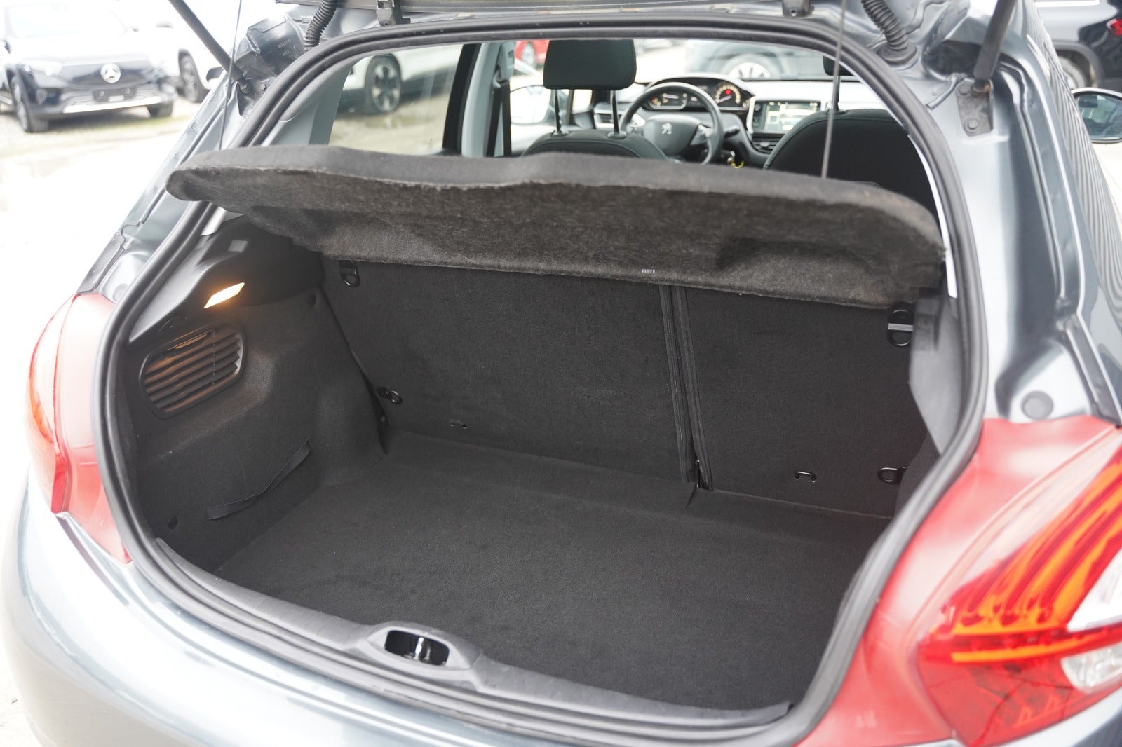 Billede af Peugeot 208 1,2 VTi Allure Sky