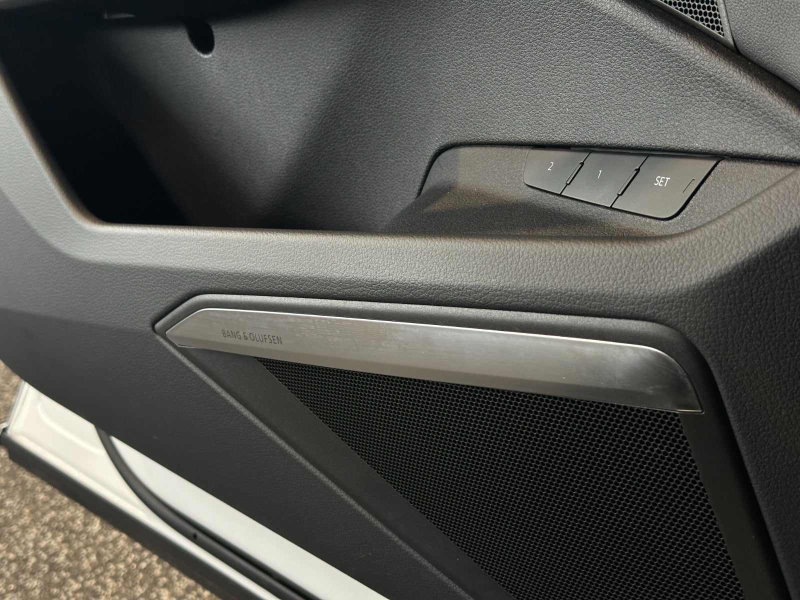 Audi Q8 e-tron 55 Sportback quattro 5d - 16