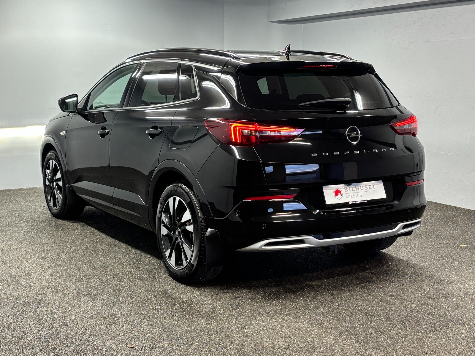 Billede af Opel Grandland 1,6 Hybrid Ultimate aut.