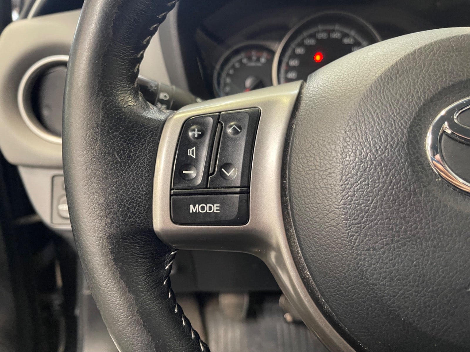 Billede af Toyota Yaris 1,3 VVT-i T2