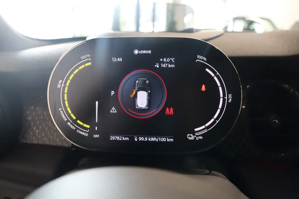 MINI Cooper SE Experience