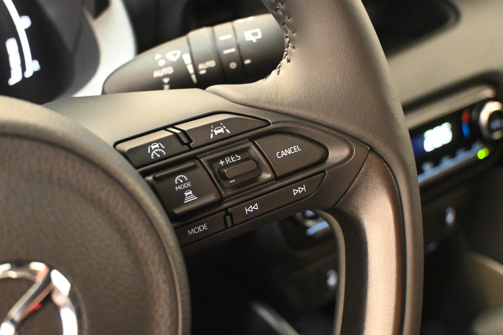Mazda 2 Hybrid Homura CVT