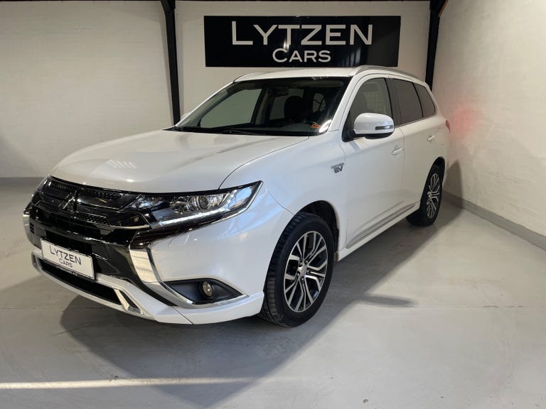 Mitsubishi Outlander PHEV Invite CVT 4WD