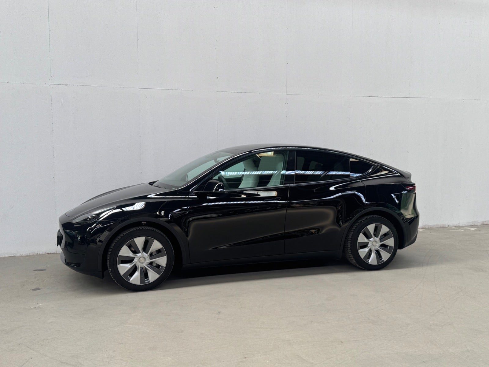 Tesla Model Y Long Range RWD A