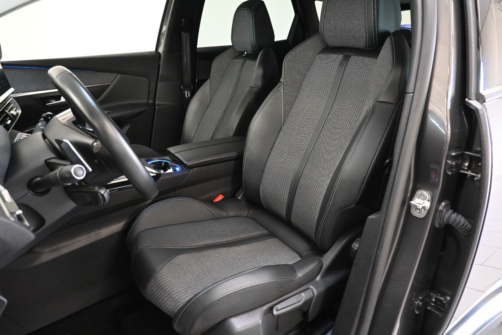 Peugeot 3008 Hybrid Allure Pack LTD EAT8