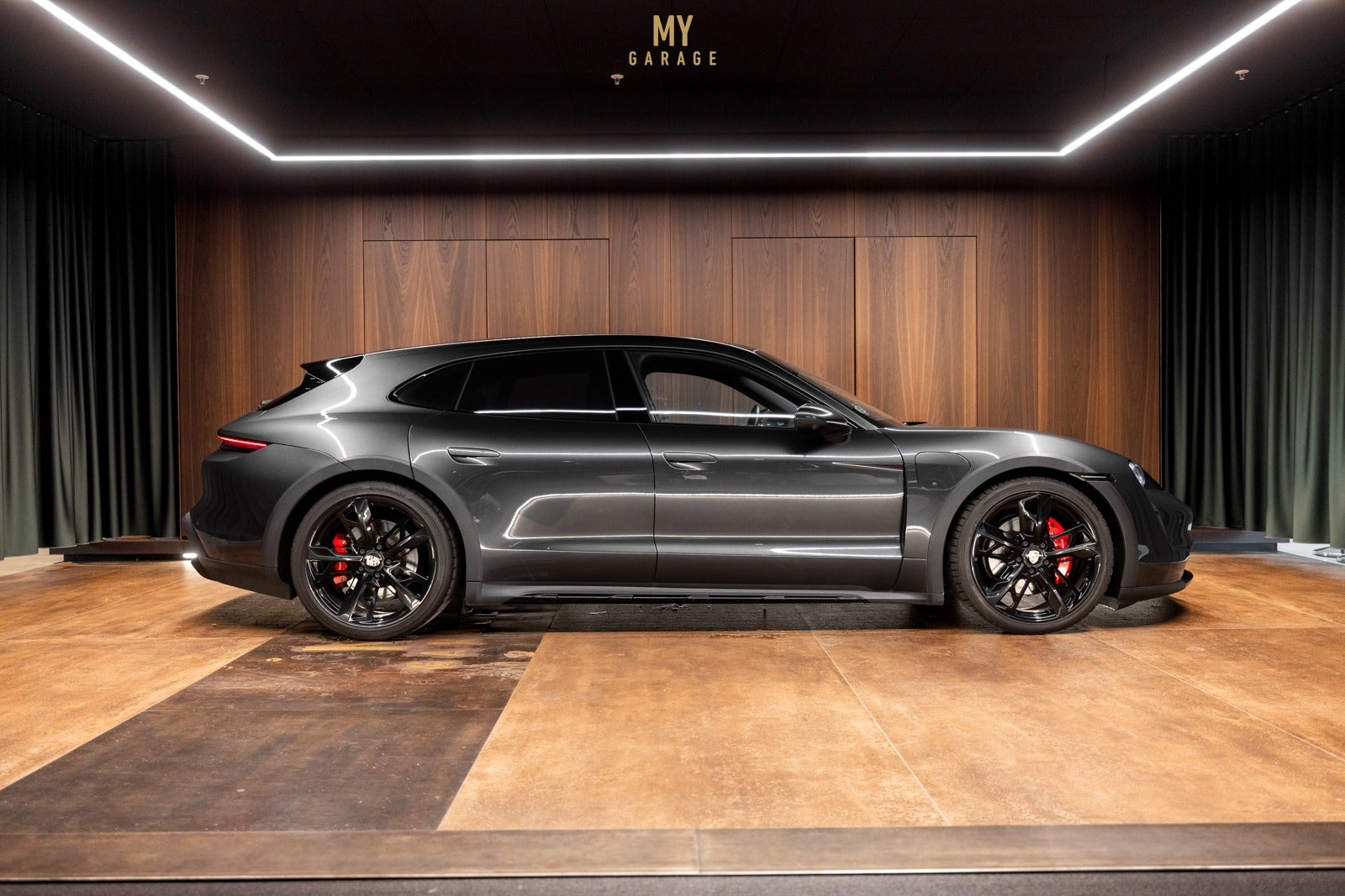 Porsche Taycan 4S - Performance+ Cross Turismo