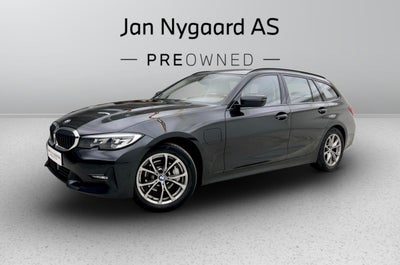 BMW 330e
