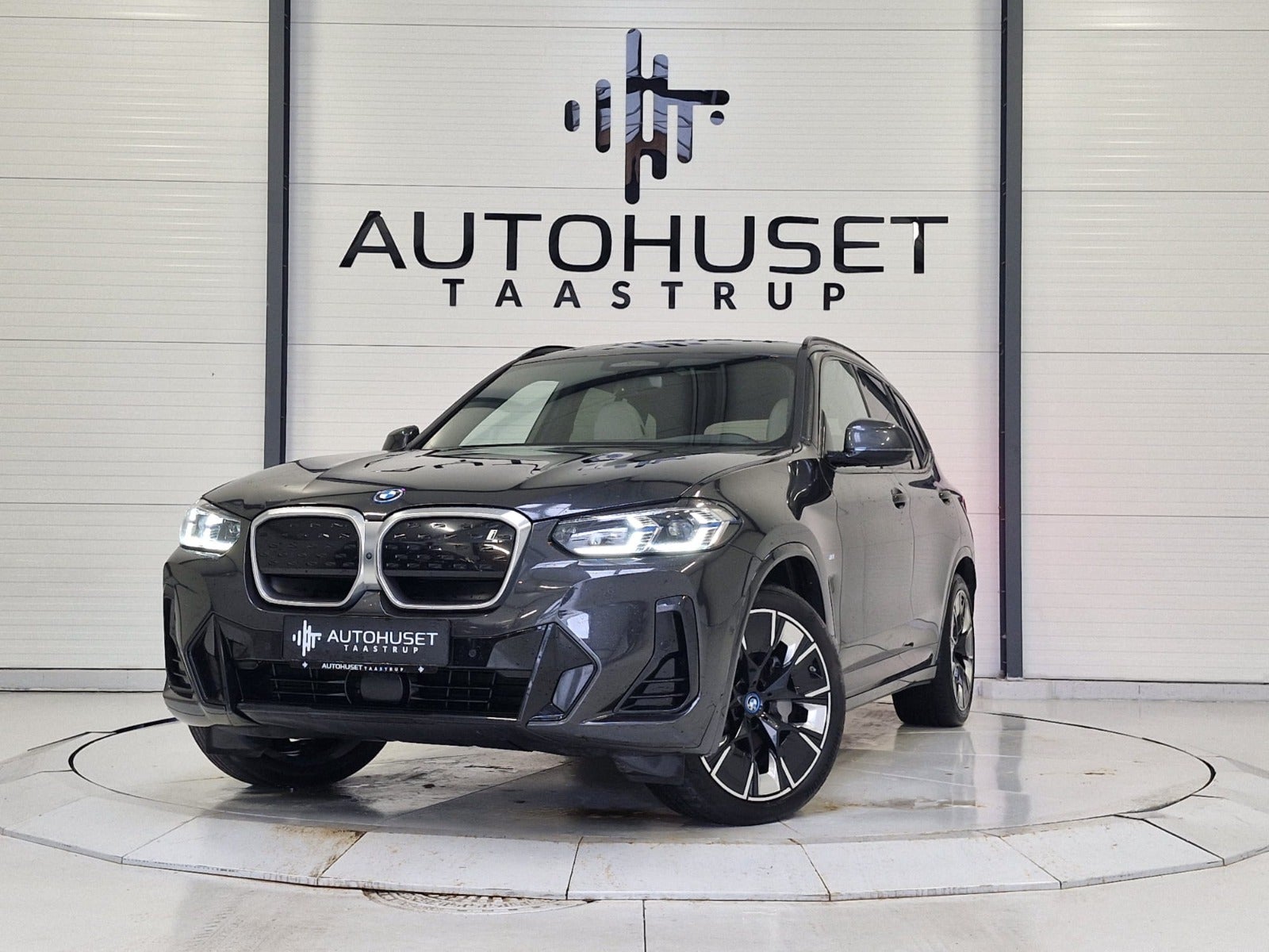 BMW iX3  Charged Plus M-Sport