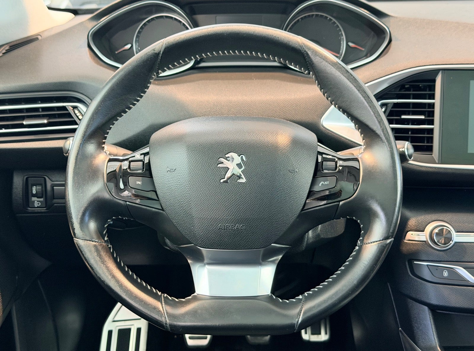Billede af Peugeot 308 1,5 BlueHDi 130 Selection Sky