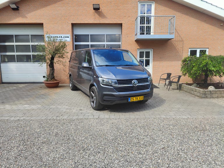 VW Transporter TDi 150 Kassevogn DSG lang