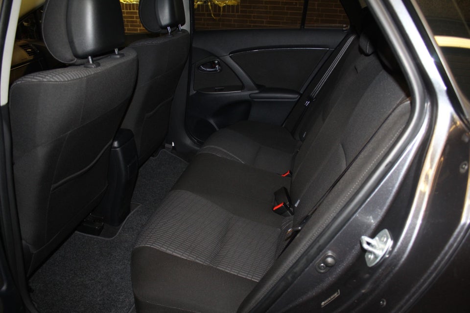 Toyota Avensis, Billede 5