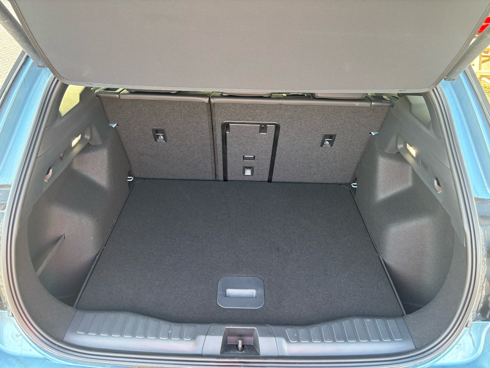 Ford Explorer Select Extended Range