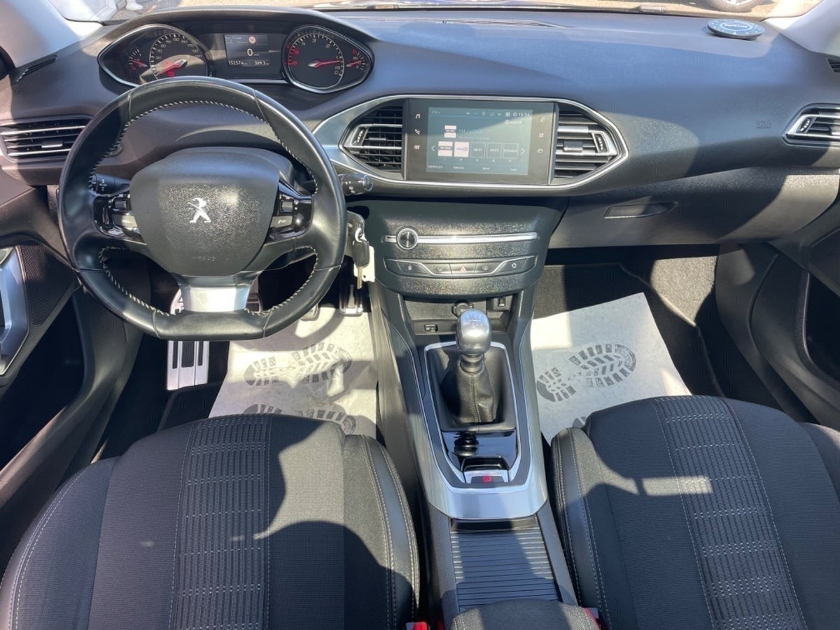Billede af Peugeot 308 1,6 BlueHDi 120 Allure Sky SW