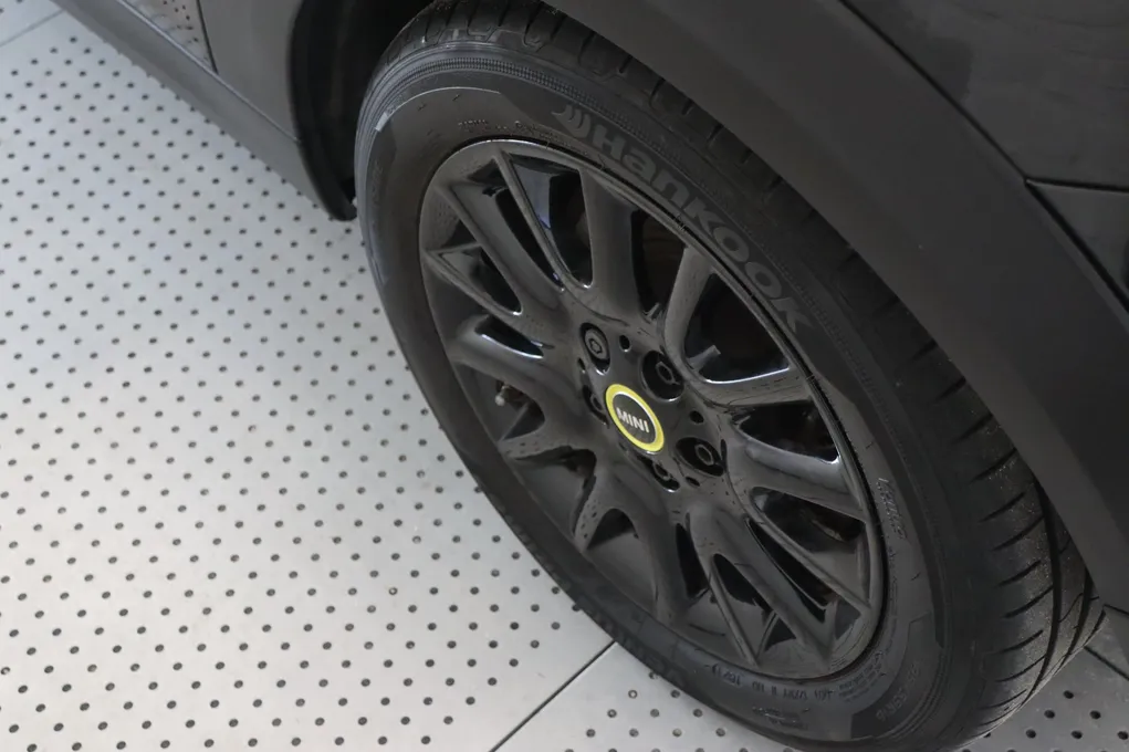 MINI Cooper SE Camden Edition