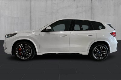 BMW iX1 eDrive20 M-Sport - 1