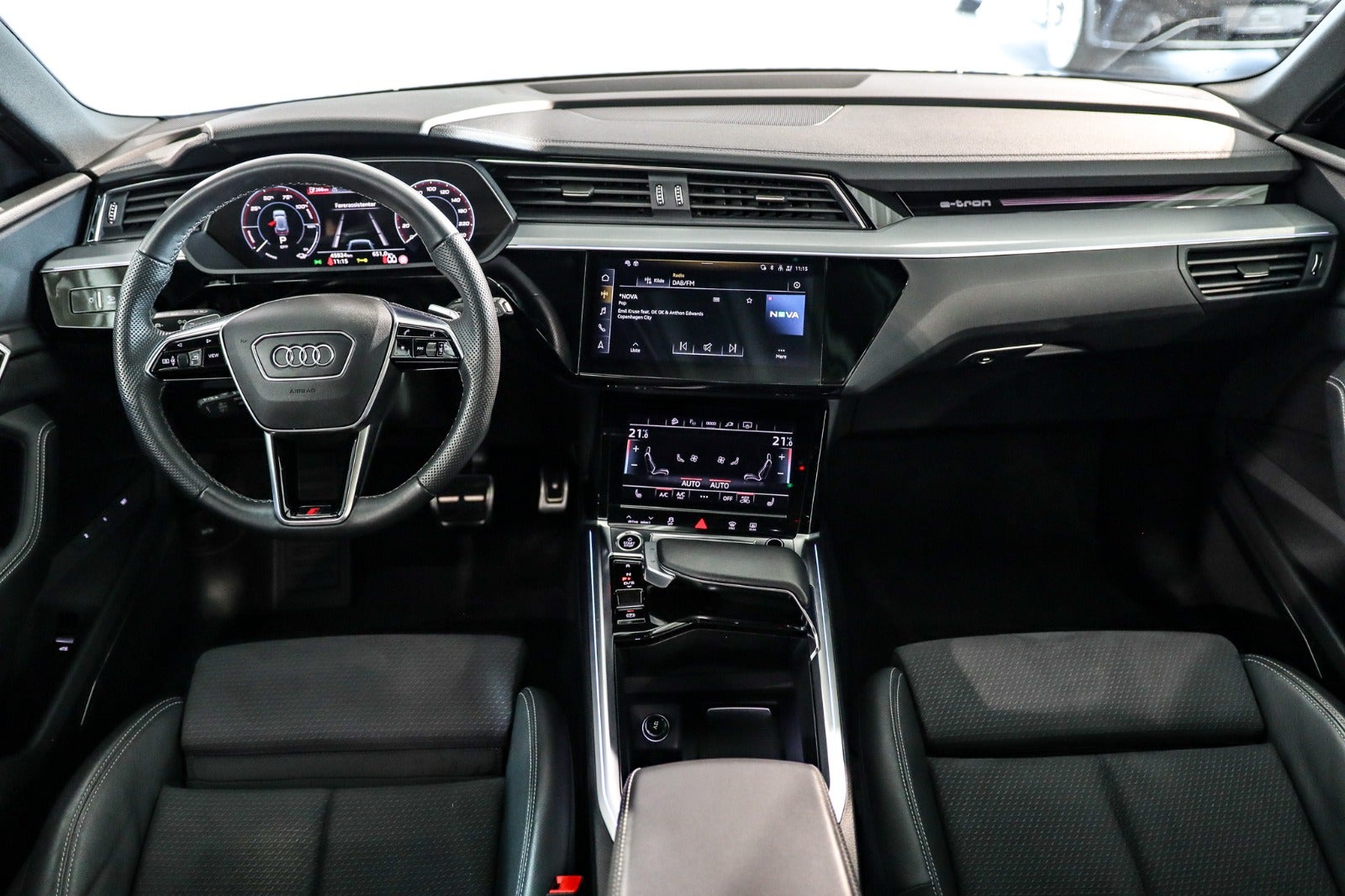 Billede af Audi Q8 e-tron 55 S-line Black Edition quattro