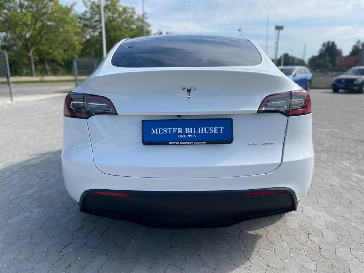 Tesla Model Y 2022