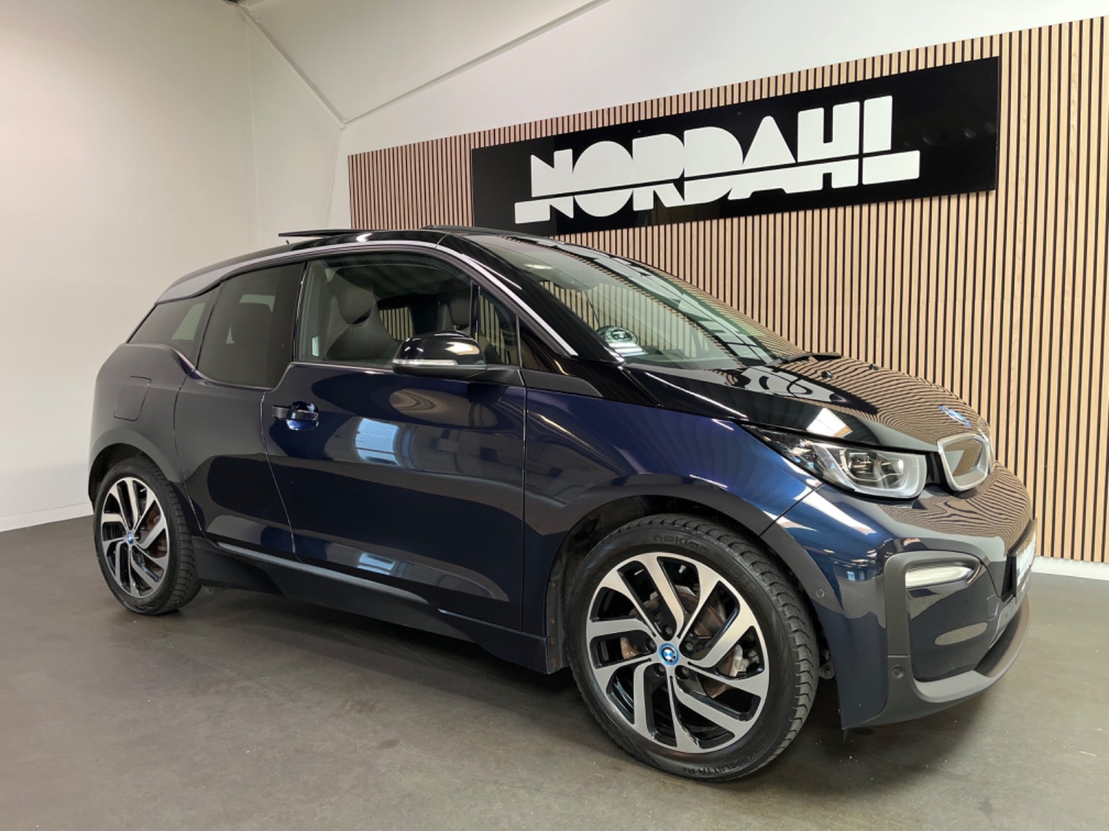 BMW i3  Charged Plus 5d - 1