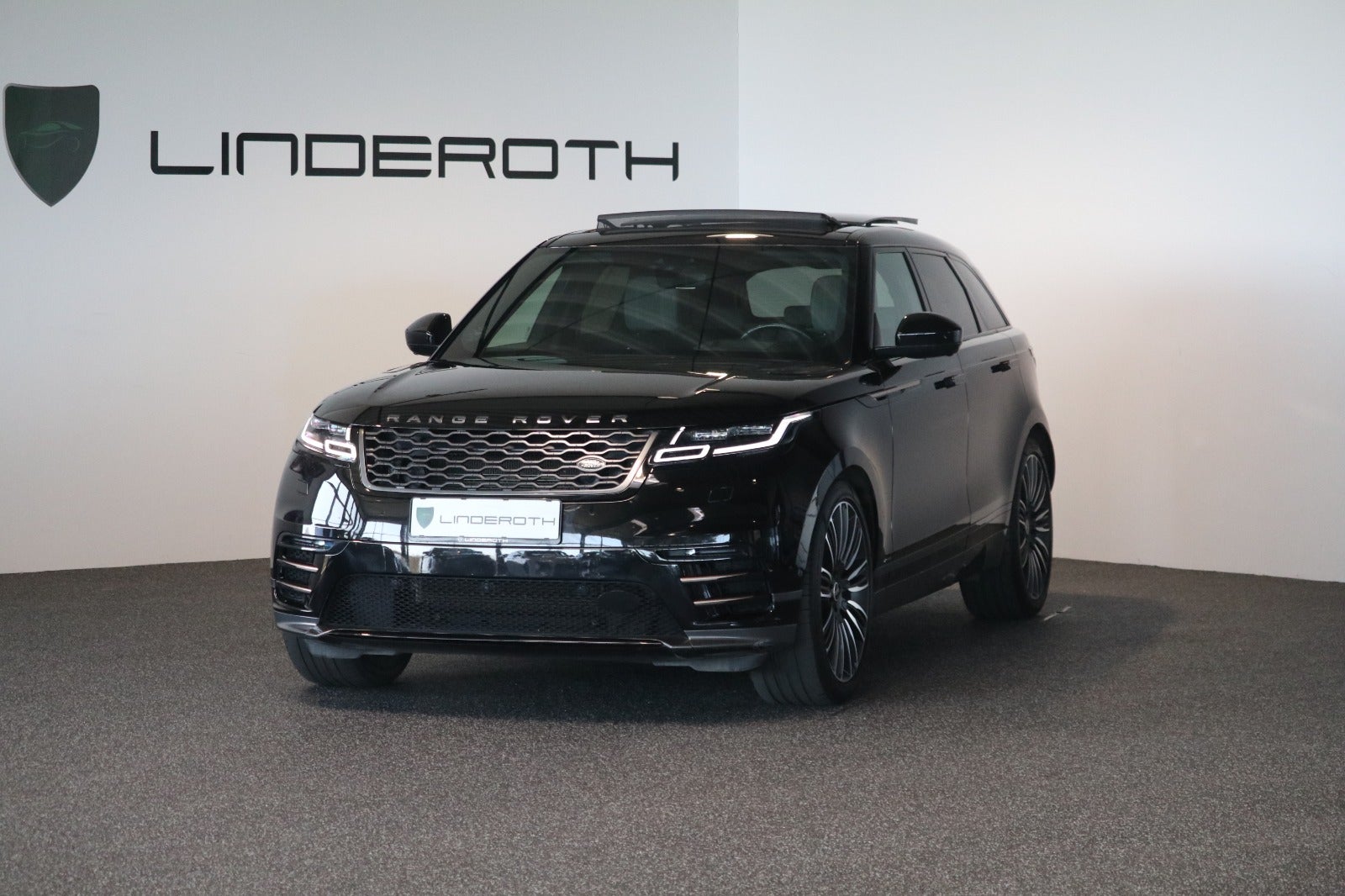Land Rover Range Rover Velar 3,0 D300 R-Dynamic aut. Van 5d - 1