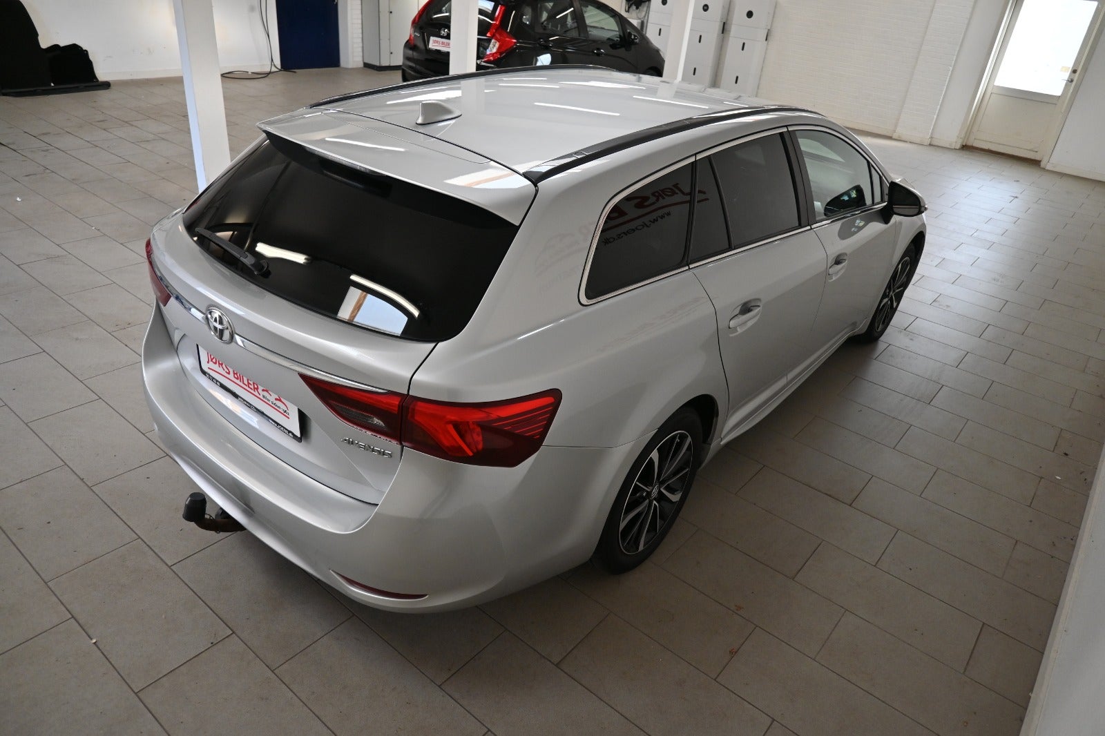 Toyota Avensis VVT-i T2 Touring Sports