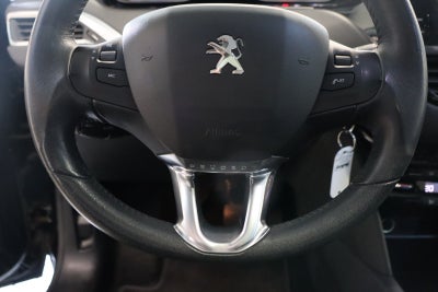 Peugeot 208 VTi Allure Sky