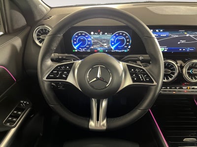 Mercedes EQA300 Progressive 4Matic Van