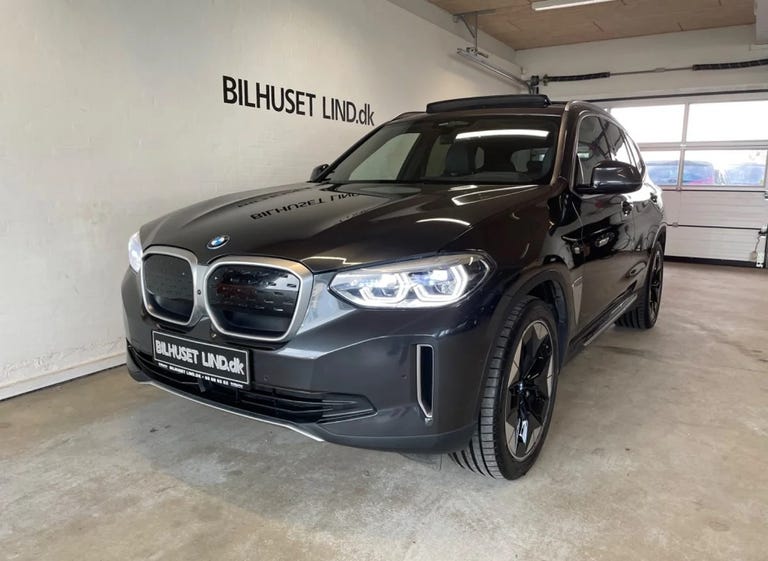 BMW iX3 Charged Plus