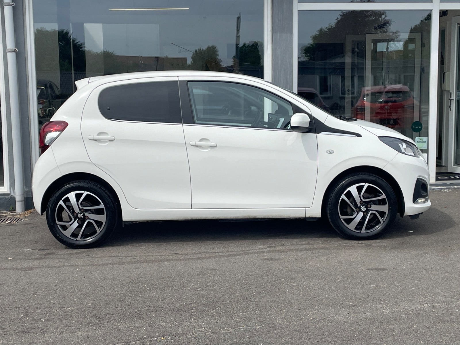 Billede af Peugeot 108 1,0 e-VTi 69 White Edition