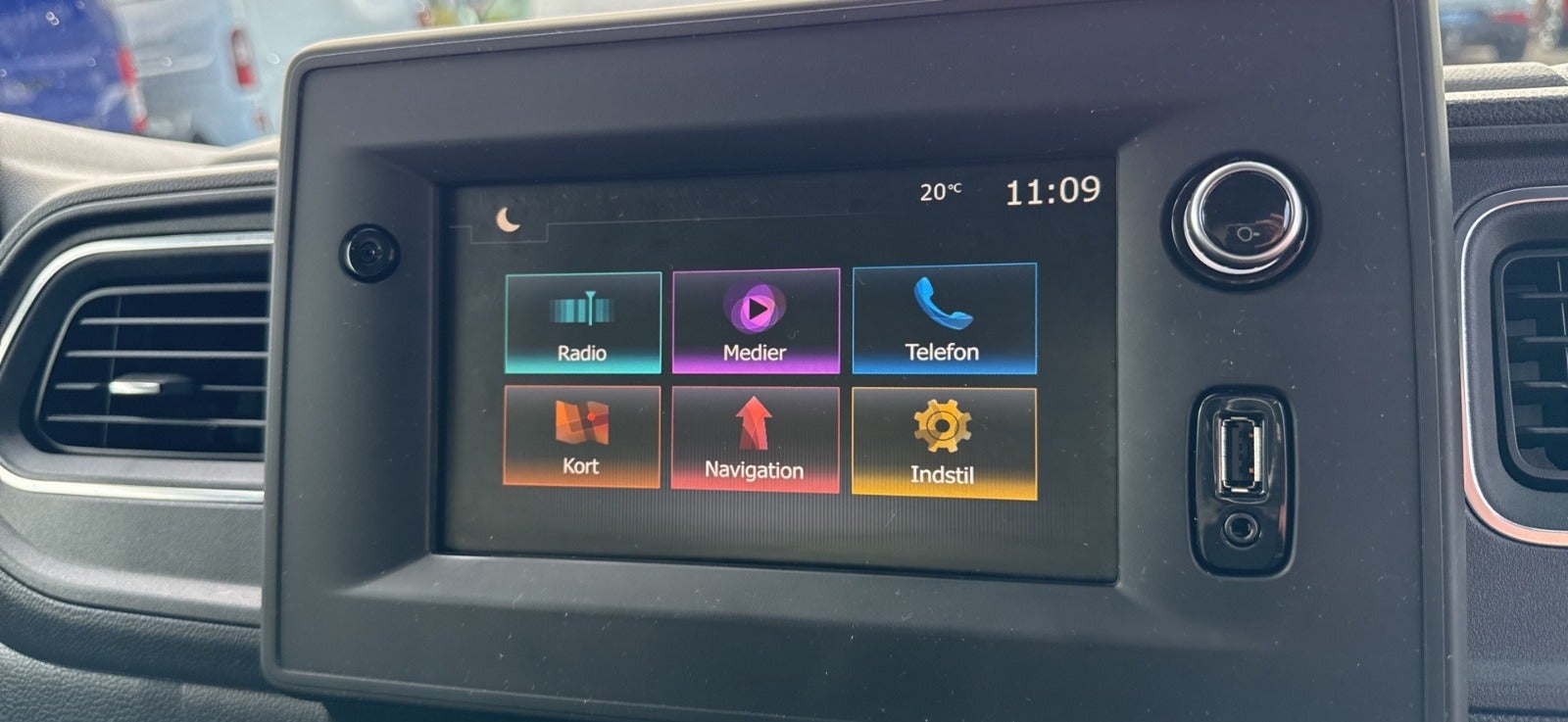 Billede af Renault Master IV T35 2,3 dCi 145 L3H2 Kassevogn RWD