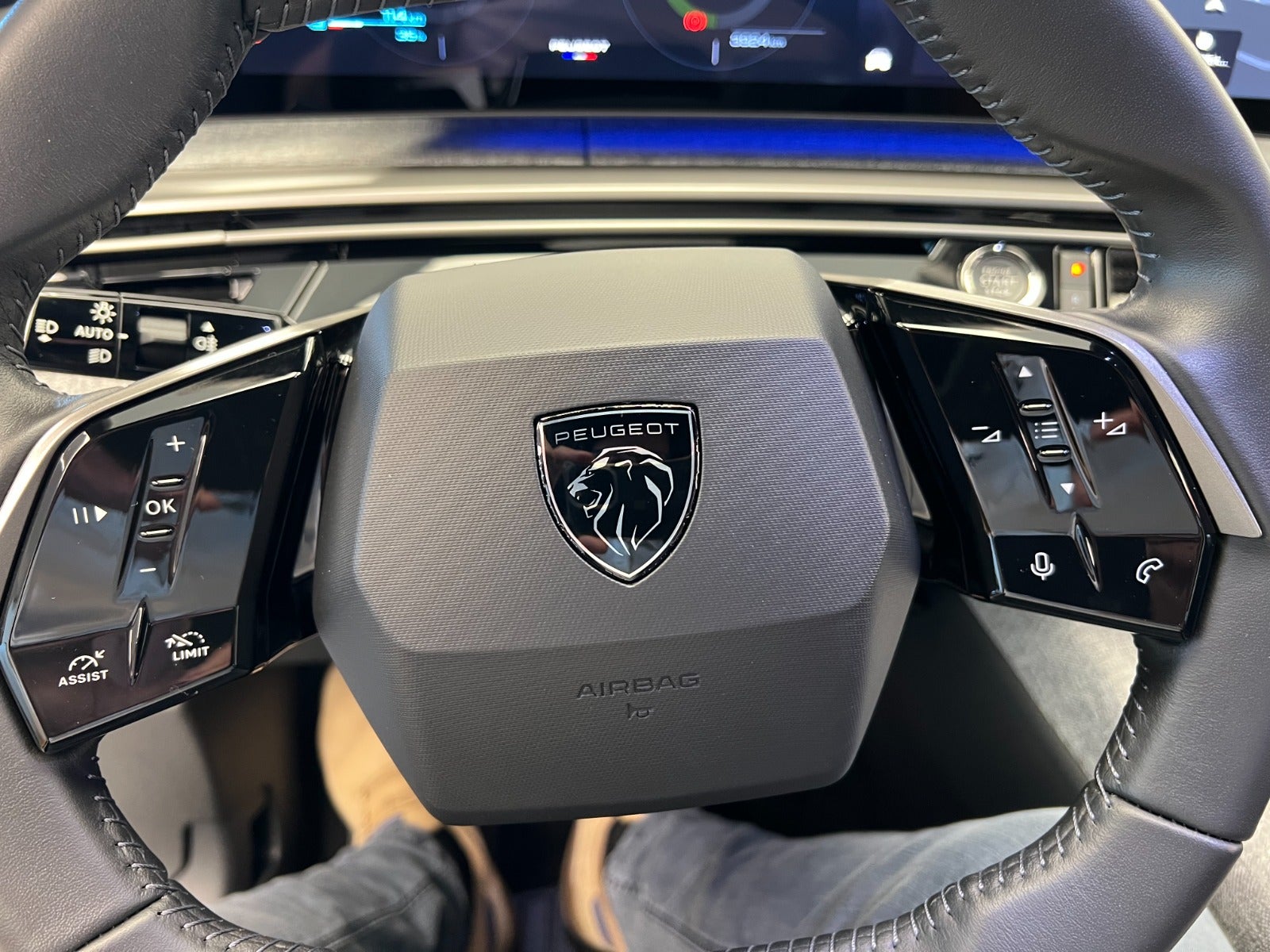 Billede af Peugeot e-3008 77 Allure