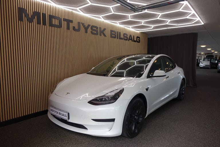 Tesla Model 3 Standard Range+ RWD